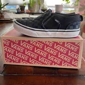 Kids checkered vans size 3y
